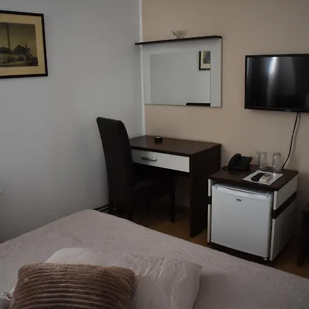 Hotel Garni Lion 3*